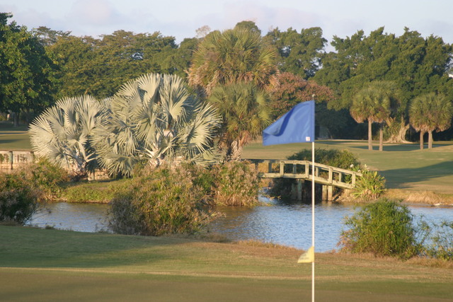Naples Beach Hotel and Golf Club - hole 2 green