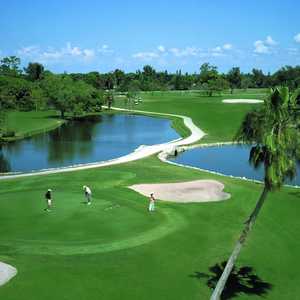 Naples Beach 18th green