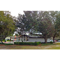 Winter Park Country Club has a small clubhouse and patio. 
